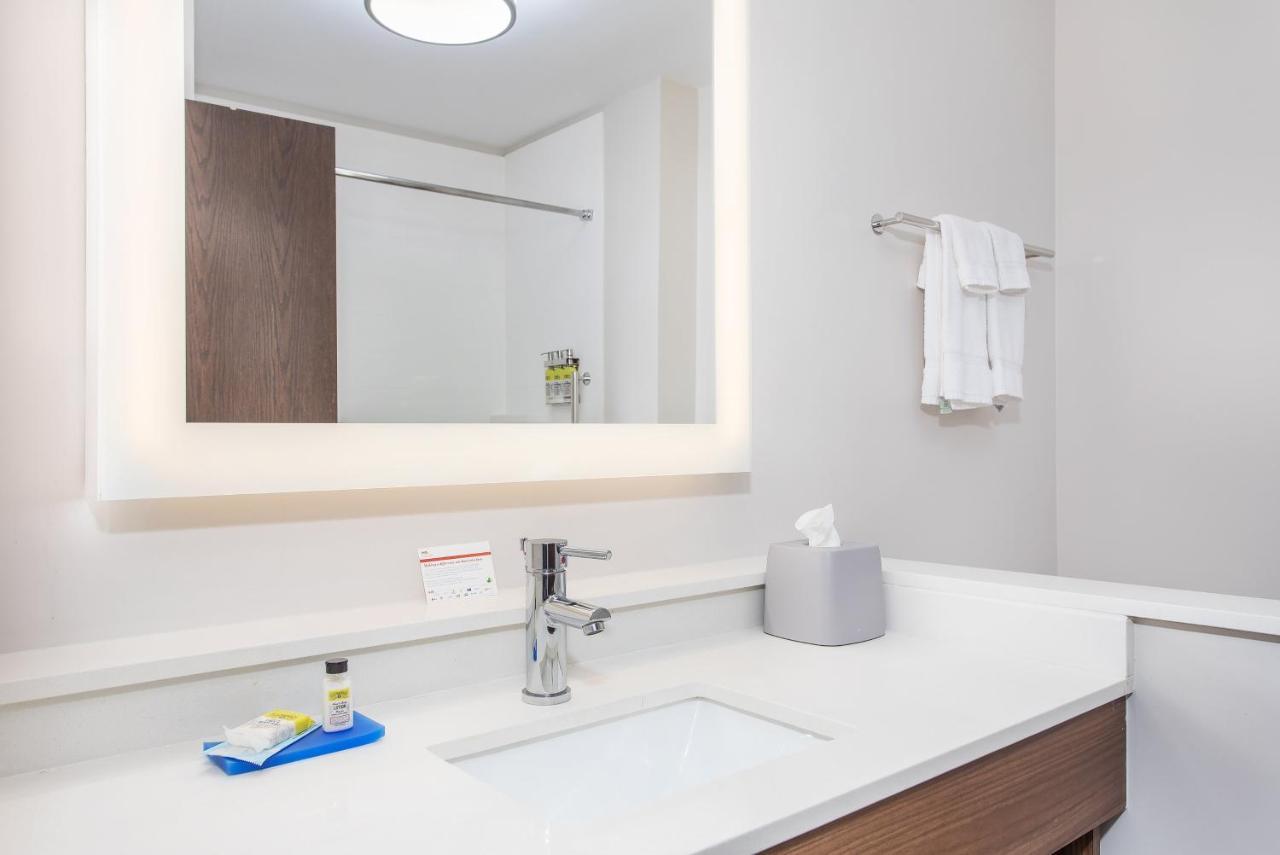 Holiday Inn Express Williamsburg By Ihg Exterior foto